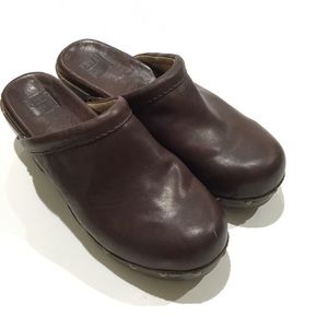 ✅SOLD✅Clara campus clogs brown leather women
